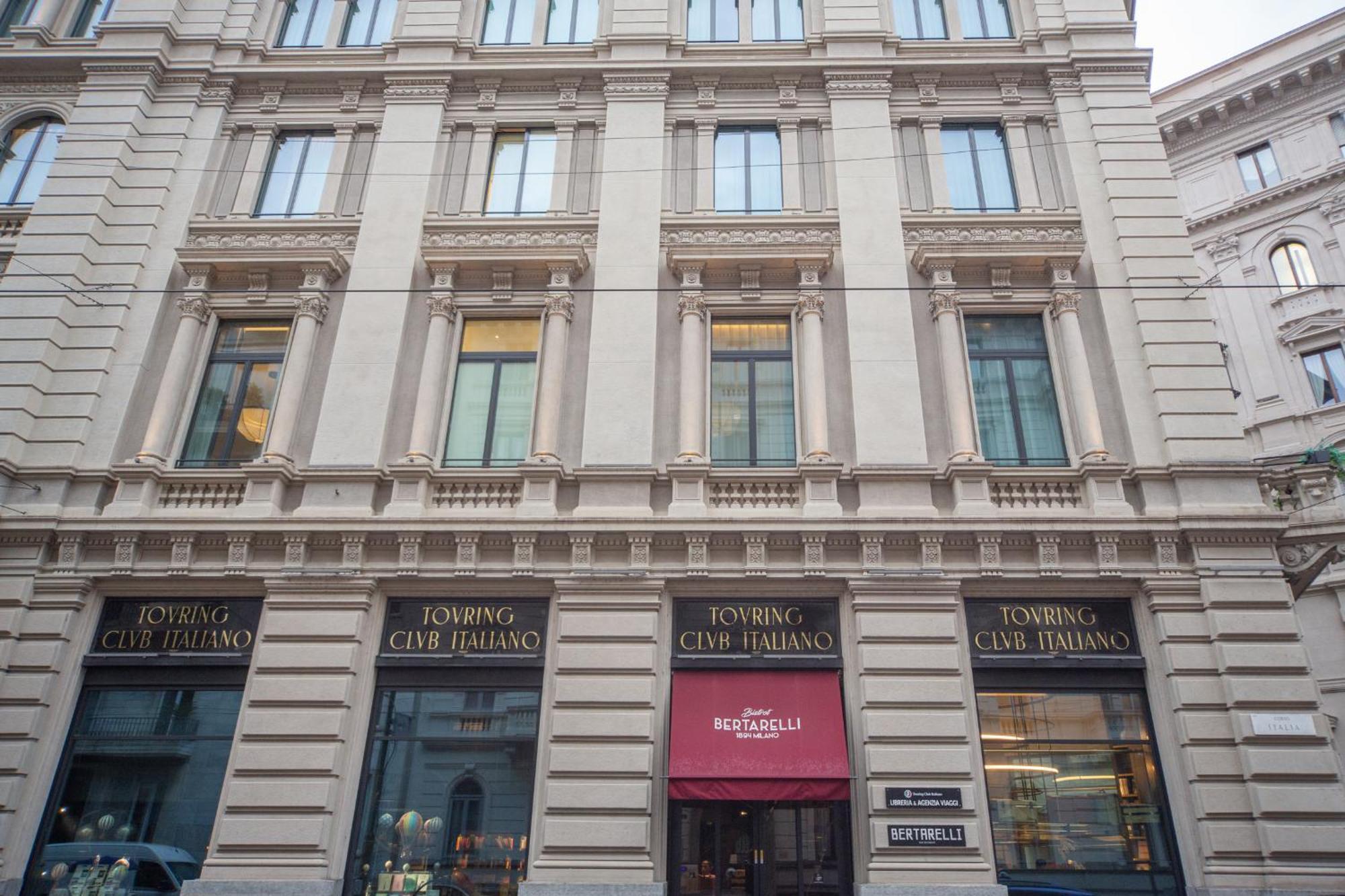 Duomo Smart Suites Milán Exterior foto